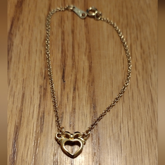 Gold heart bracelet - Picture 10 of 16